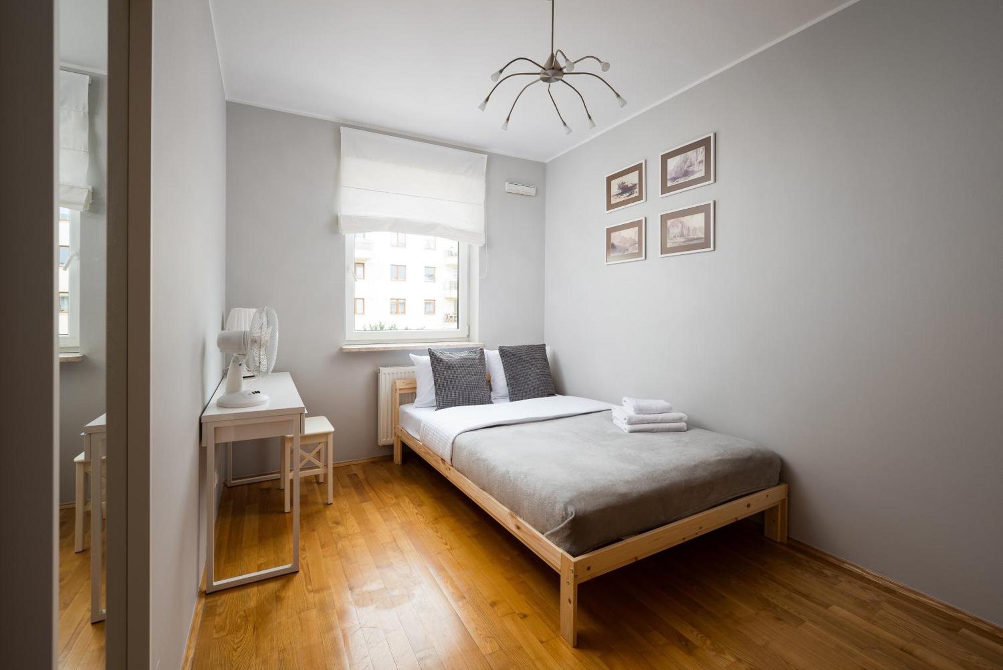 Metro Ksiecia Janusza Cosy Apartment Warschau Exterior foto
